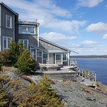 Bed and Breakfast Lotsstugan I Haernoesand Экстерьер фото