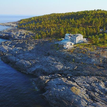 Bed and Breakfast Lotsstugan I Haernoesand Экстерьер фото