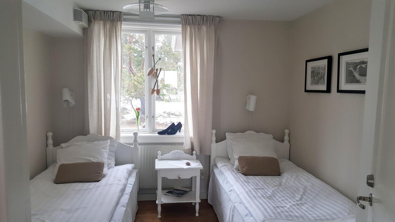 Bed and Breakfast Lotsstugan I Haernoesand Экстерьер фото