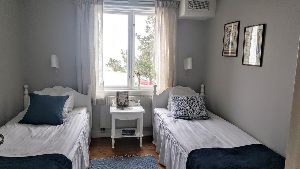 Bed and Breakfast Lotsstugan I Haernoesand Экстерьер фото