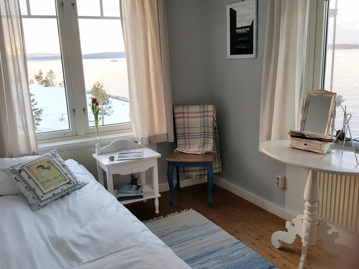 Bed and Breakfast Lotsstugan I Haernoesand Экстерьер фото