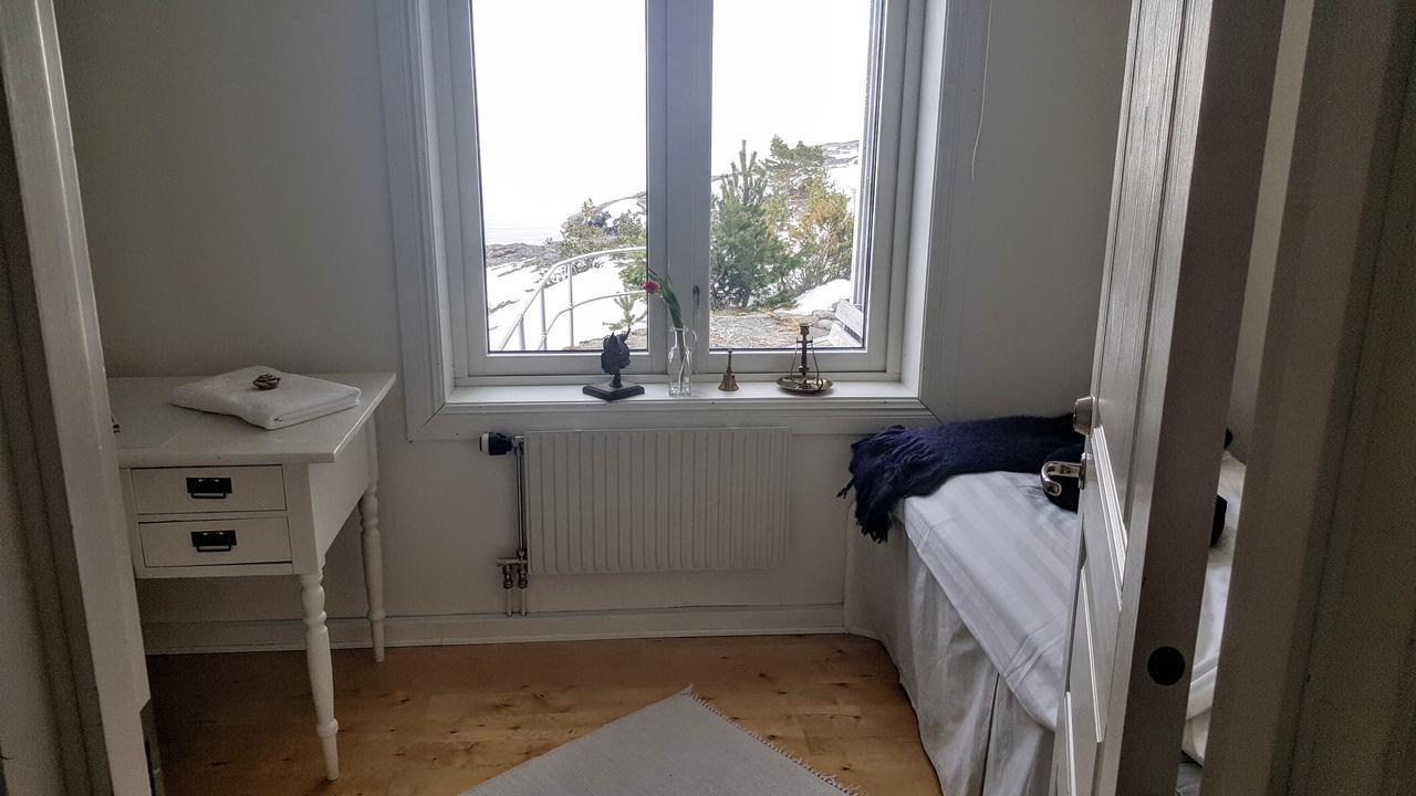 Bed and Breakfast Lotsstugan I Haernoesand Экстерьер фото