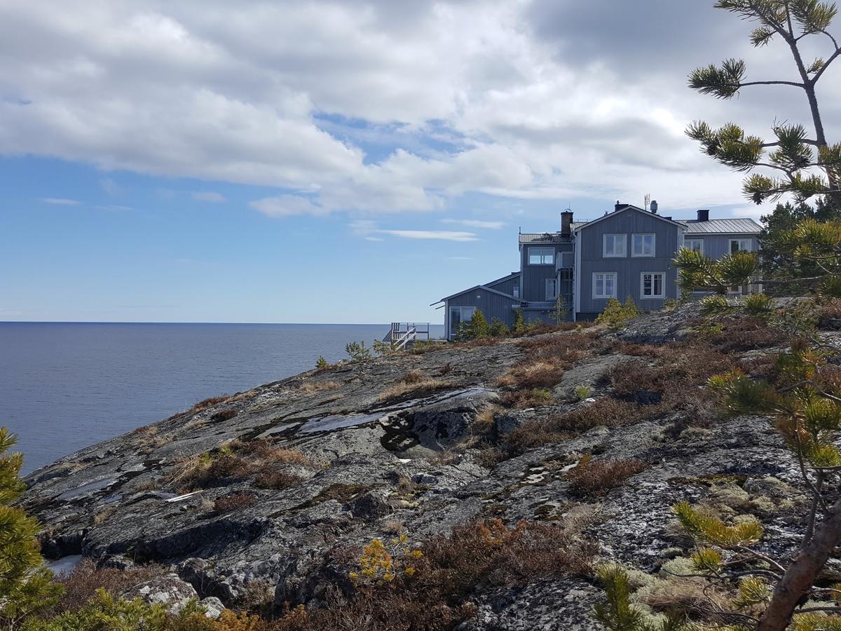 Bed and Breakfast Lotsstugan I Haernoesand Экстерьер фото